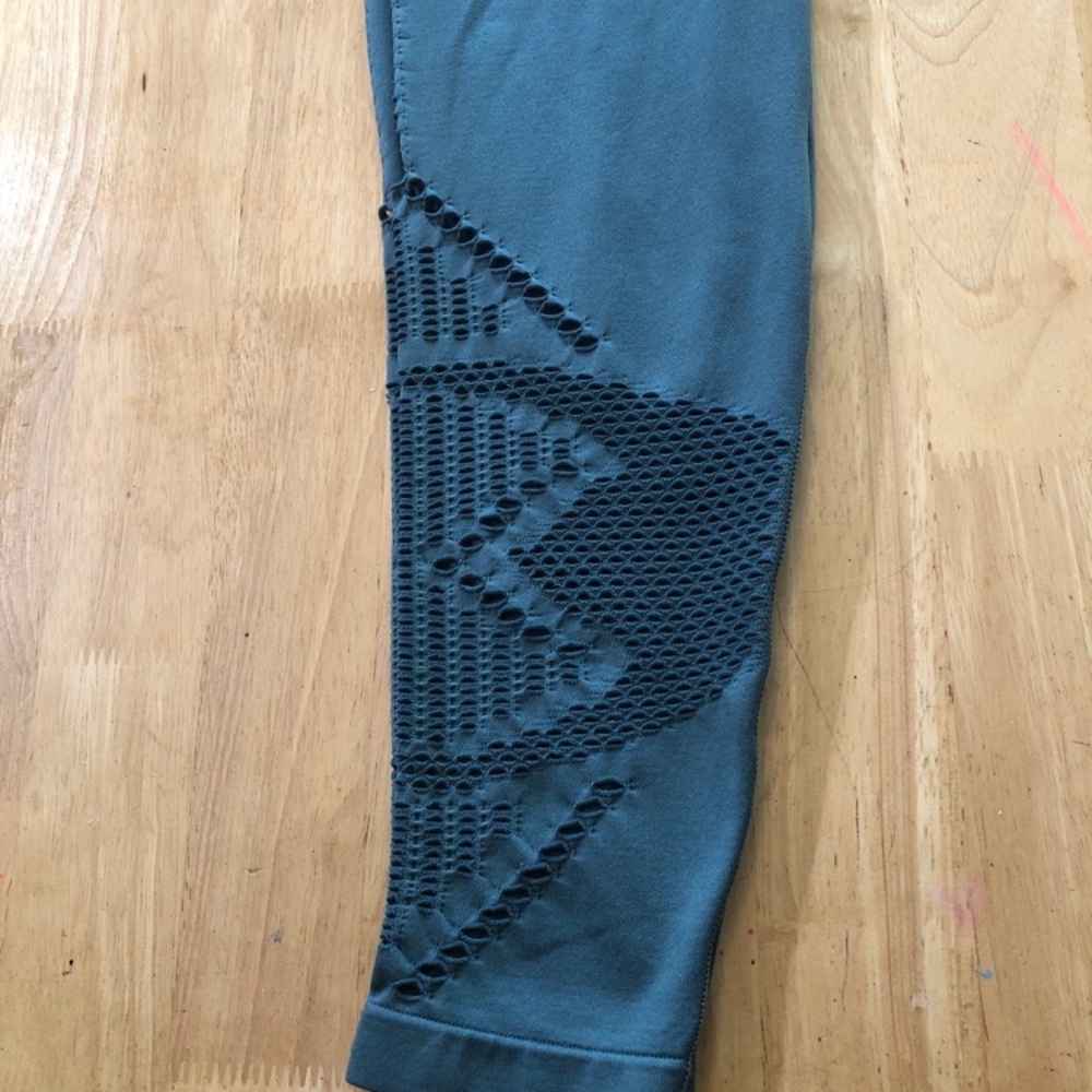 Pink leggings size‎ small - Picture 2 of 5